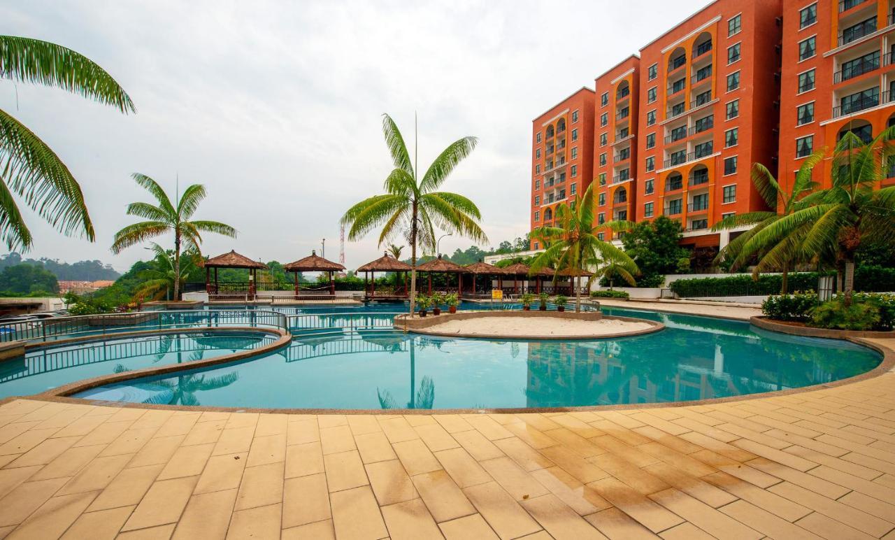 Arabian Bay Resort@ Bukit Gambang Resort City Eksteriør bilde