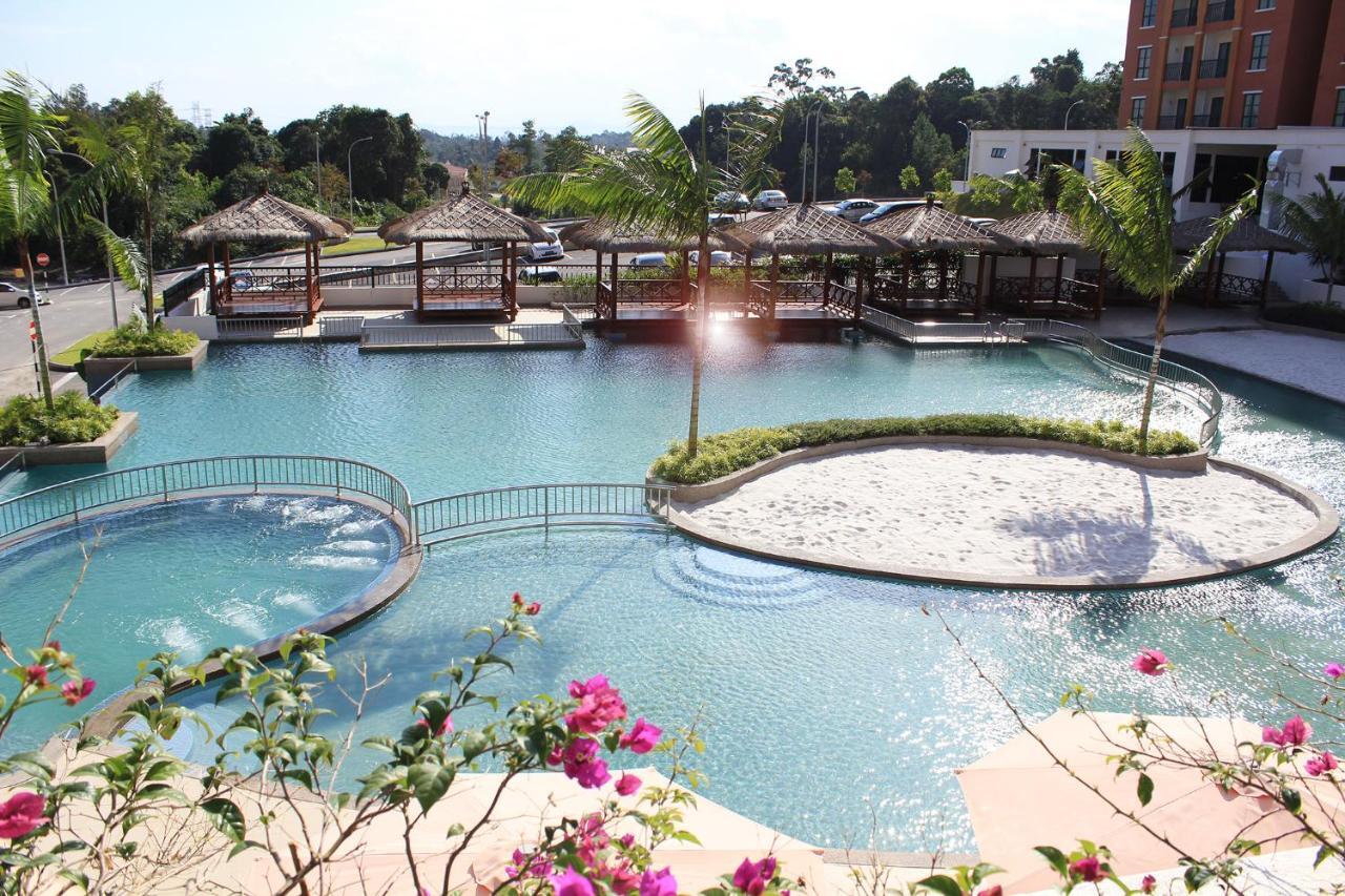 Arabian Bay Resort@ Bukit Gambang Resort City Eksteriør bilde